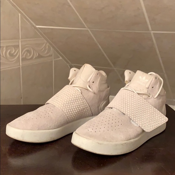 Boys 6/ women’s 7 adidas sneakers - Picture 1 of 1